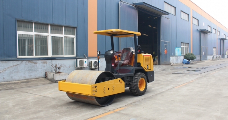 怎样操作座驾式压路机才准确？？？