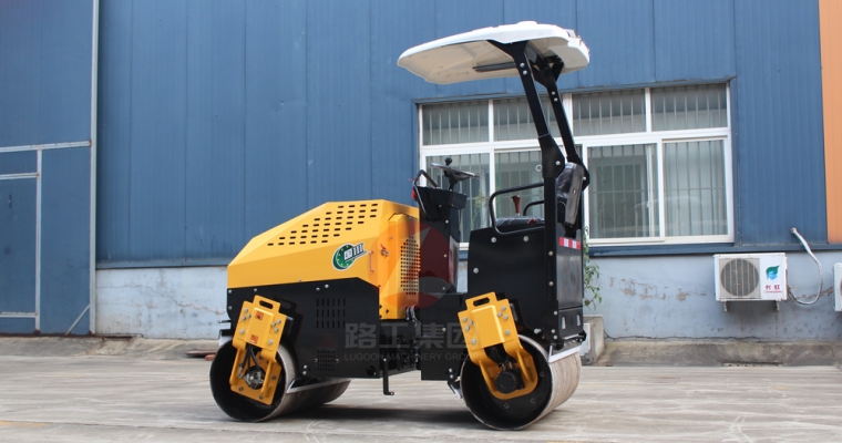 小型压路机路面施工打滑怎么办？？？？